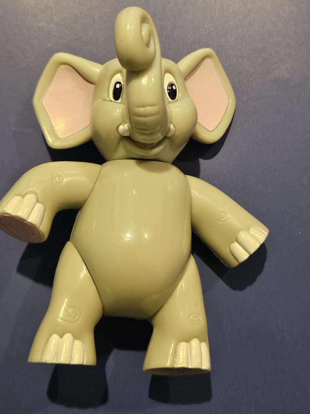 2000 Rainforest Cafe Tuki the Elephant